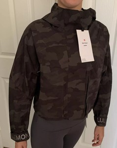 waterproof cropped jacket