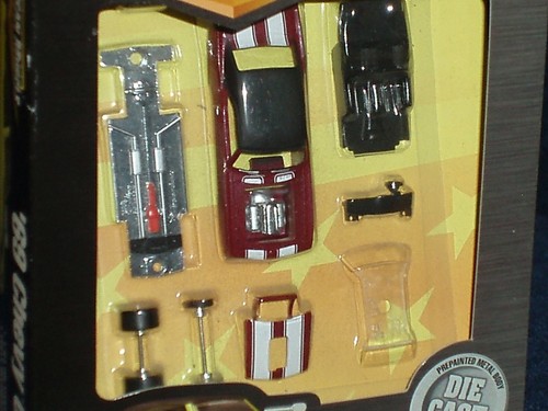 ERTL 1969 CHEVY CAMARO GASSER 1/64 ASSEMBLY MODEL KIT BURGANDY - Picture 2 of 8