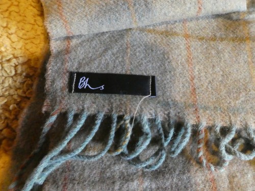 Super Looking Biege BHS 100% Lambswool Scarf New with Tag - Picture 4 of 5