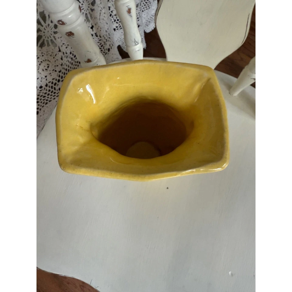 Jarrón de tulipán de cerámica amarilla McCoy vintage con asas EE. UU. Foto 2 de 4