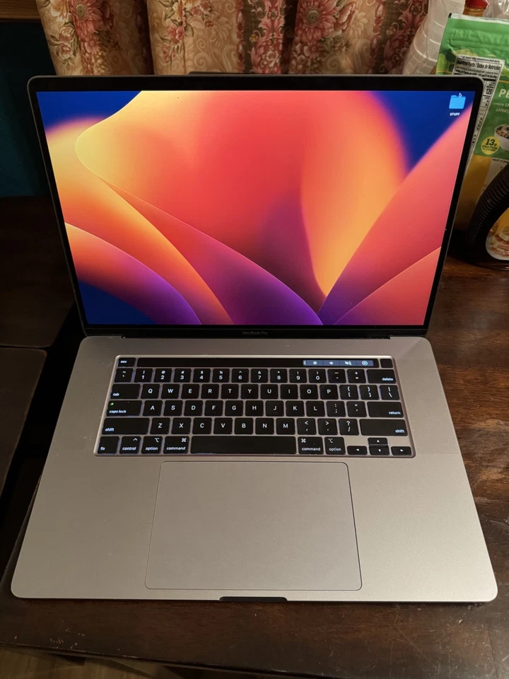 MacBook Pro 16 Touch Bar Gray 2019 2.4GHz i9 16GB 512GB SSD Pro 5300M - Image 2 of 4