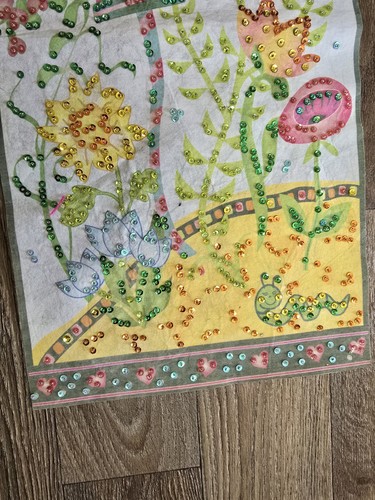 Vintage Pailletten Stoff Wandbehang Banner Vögel Blumen Schmetterling Cottagecore - Bild 4 von 7