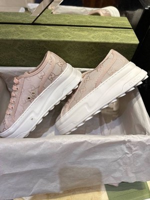 Size 9 - Gucci Tennis 1977 GG Apple Print W