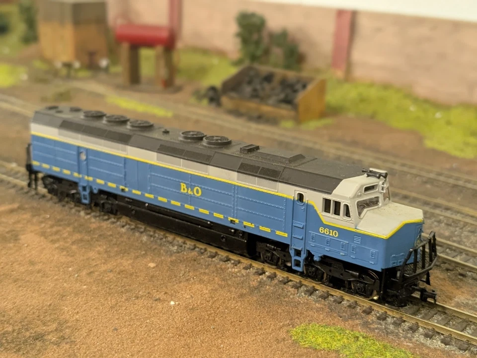 HO AHM Diesel Loco Railroad Train Baltimore & Ohio B&O #6610. - Image 2 of 4