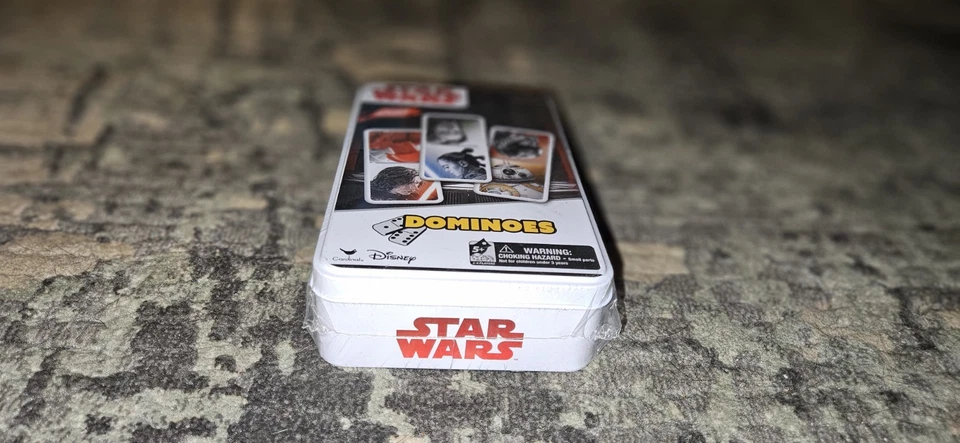 Star Wars Dominoes The Last Jedi in Collector's Tin Brand New & Factory Sealed!! - Image 2 of 4