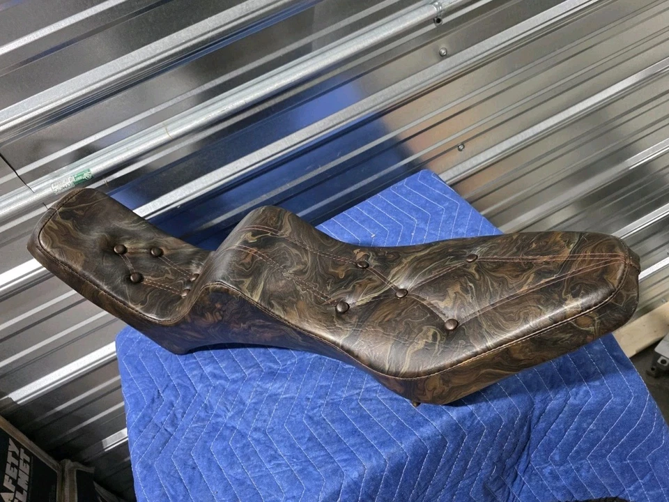 Nuevo de Lote Antiguo Harley Davidson King and Queen Chopper Seat Sportster Ironhead XL XLH XLCH Foto 2 de 4