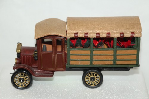 DEPARTMENT 56 HERITAGE VILLAGE "POINSETTIA DELIVERY TRUCK" HANDPAINTED 59000 - Picture 5 of 11