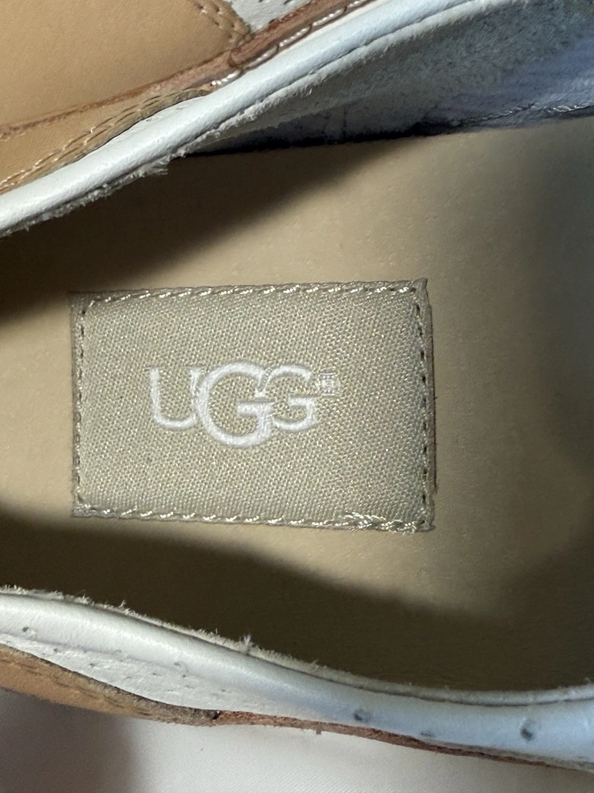 Sneakers casual UGG donna Adley Perf pelle bianca traforata slip on taglia 7
