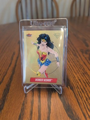 2026 Fleer Ultra Superman Gold Medallions Insert /200 #M-12 - Wonder Woman