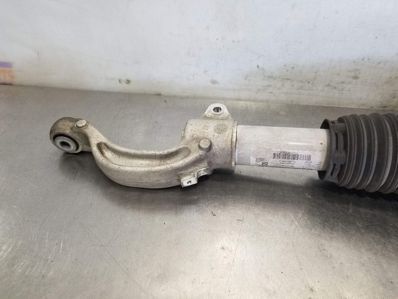 Maserati Levante Front Left Air suspension strut P/N 06701007180