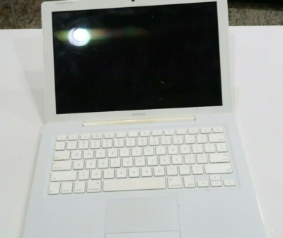Apple MacBook 13” A1181 White Model For Parts only Late 2005-Early