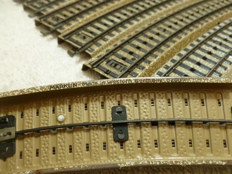 8 x Marklin HO 5200 Curve Track x 8 M full circle Western Germany - Image 3 of 4