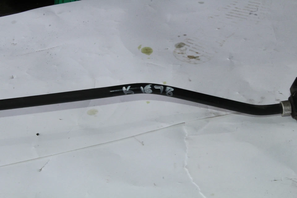 Barra estabilizadora trasera sedán Hyundai Genesis 2009-2012 K1678 Foto 3 de 4