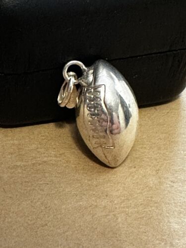 Sterling Silver Italian Made Large Football Charm - Foto 1 di 3