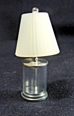 (MR 4) Vintage TOMY Smaller Homes Clear Base Table Lamp 2-1/4''