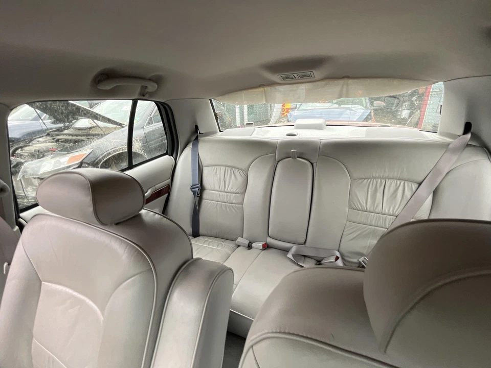 Conjunto de transmisión. Grand Marquis 01 02 automático 70 k millas Foto 3 de 4