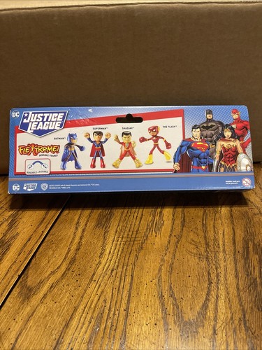 DC Justice League Flextreme uperheroes - Batman, Superman, Shazam!, Flash 4 Pack - Bild 2 von 3