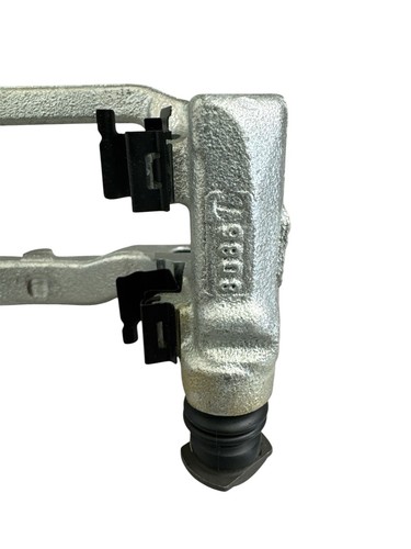 Genuine Ford Rear O/S Rh Brake Caliper Carrier Slider Bracket (1530582) *NEW* - Picture 7 of 10