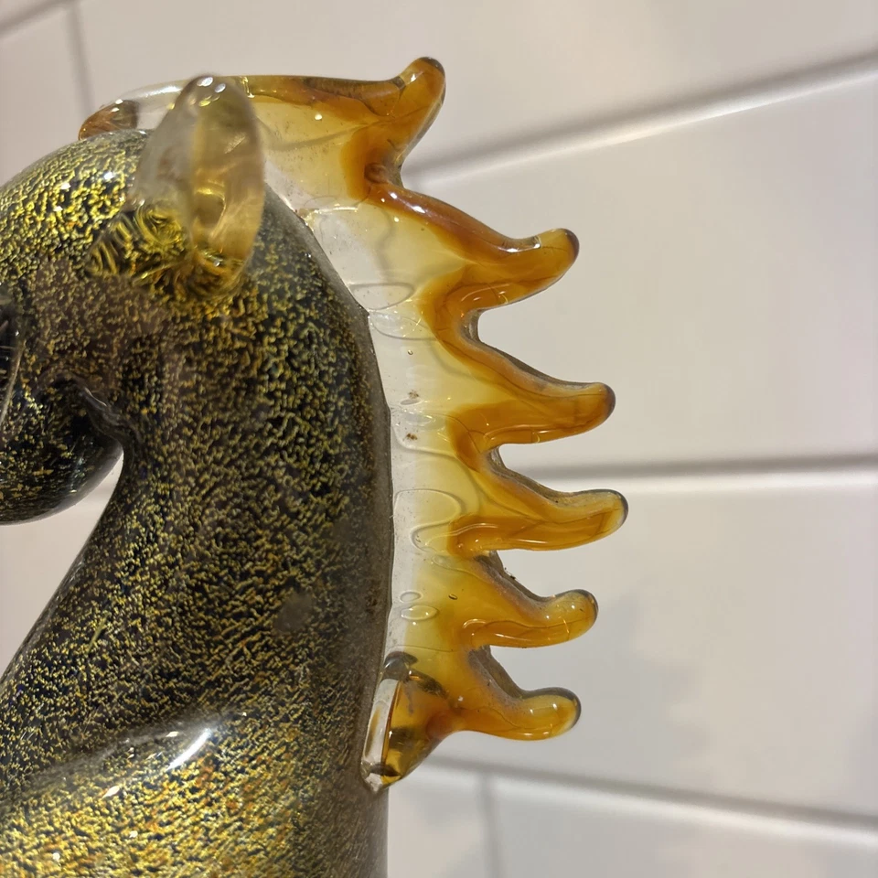 Caballo grande de vidrio con detalles dorados y negros para exhibición sin marca - Leer detalles Foto 4 de 4