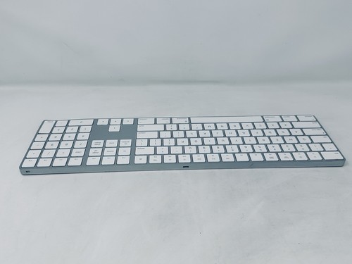 Apple Magic Keyboard w/Numeric Keypad A1843 White Wireless Bluetooth - READ - Picture 4 of 8