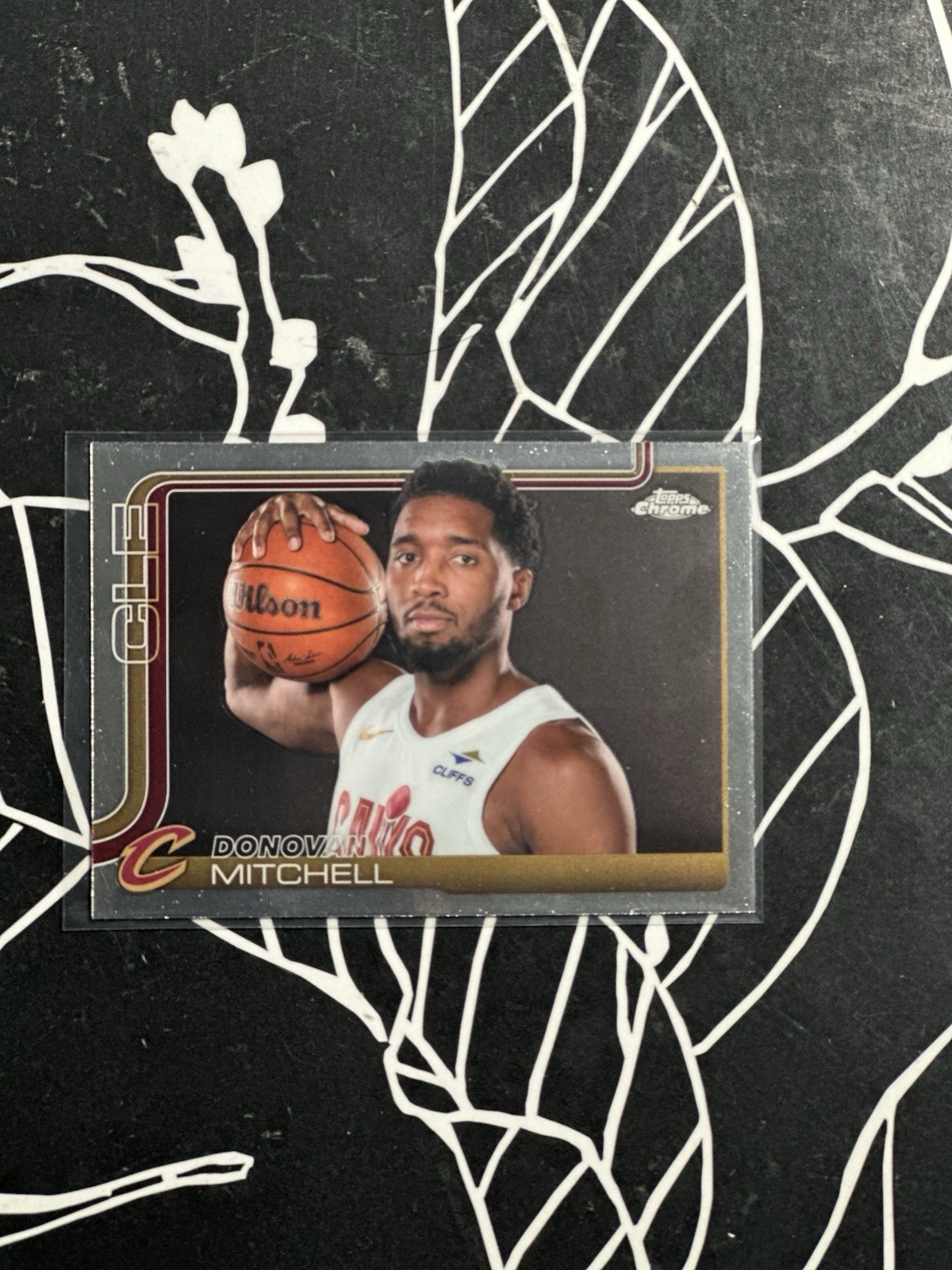 2025-26 Topps Chrome #69 Donovan Mitchell Image Variation SSP Cavaliers