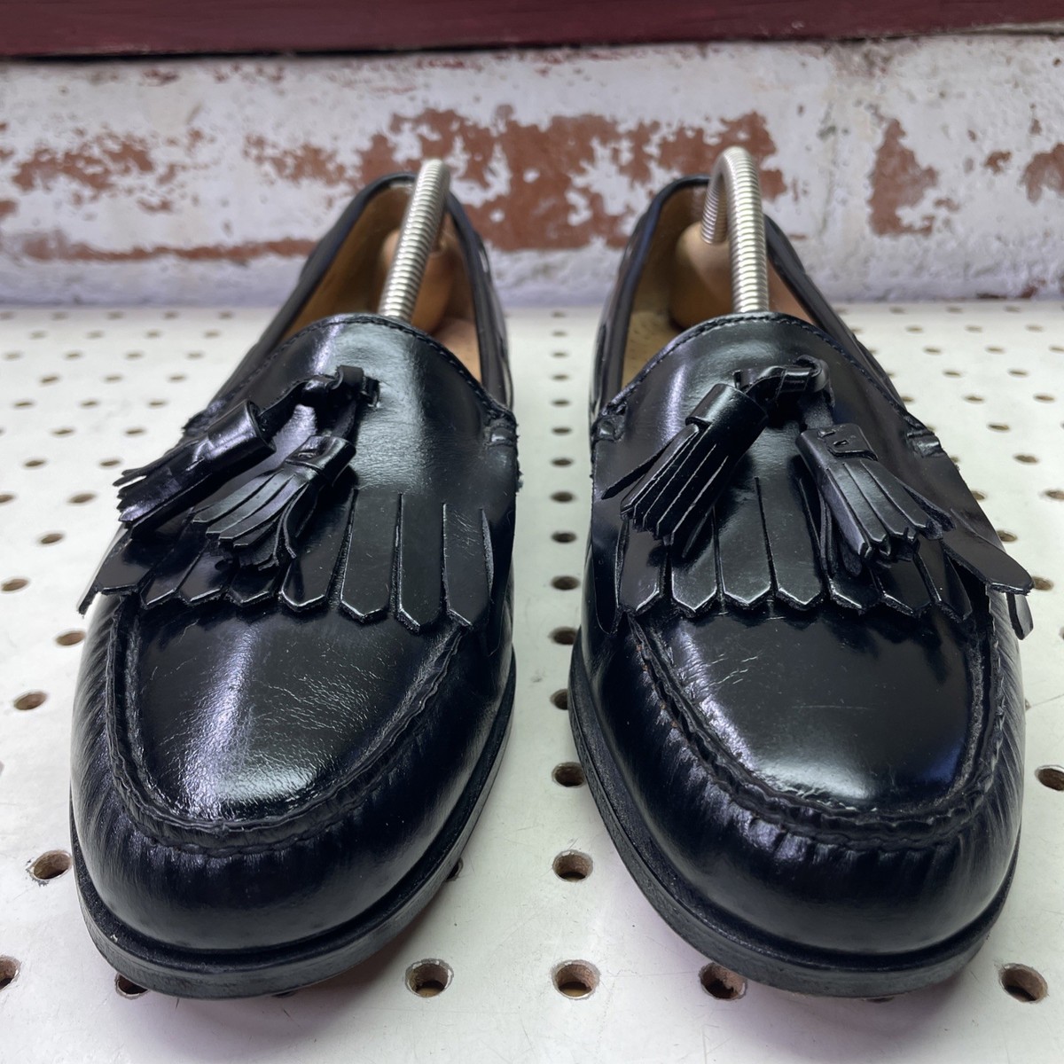 G.H. Bass Weejuns Tassel Loafers Men’s Sz 11.5 D Black Leather Kiltie Fringe USA Mens Black Polished Formal Fringe & Tassel Loafers by Bass  main image 2