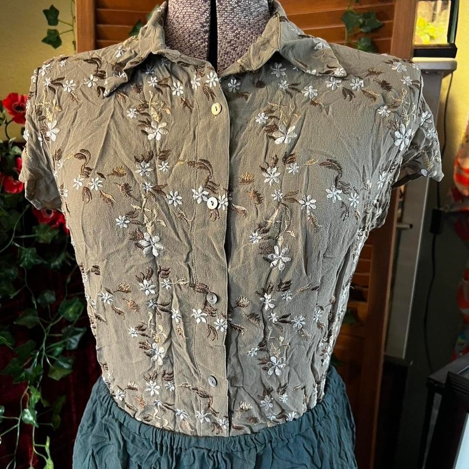 90's Green Floral Button up Banana Republic Silk Embroidered Blouse