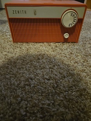 PINK TUBE RADIO vintage ZENITH Model F508V coral RARE 1960's Works! B1/2