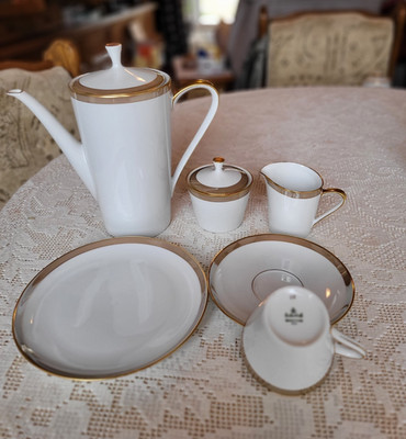 Original Kaffeegeschirr Eschenbach, Porzellan Weiß/Goldrand 39-tlg
