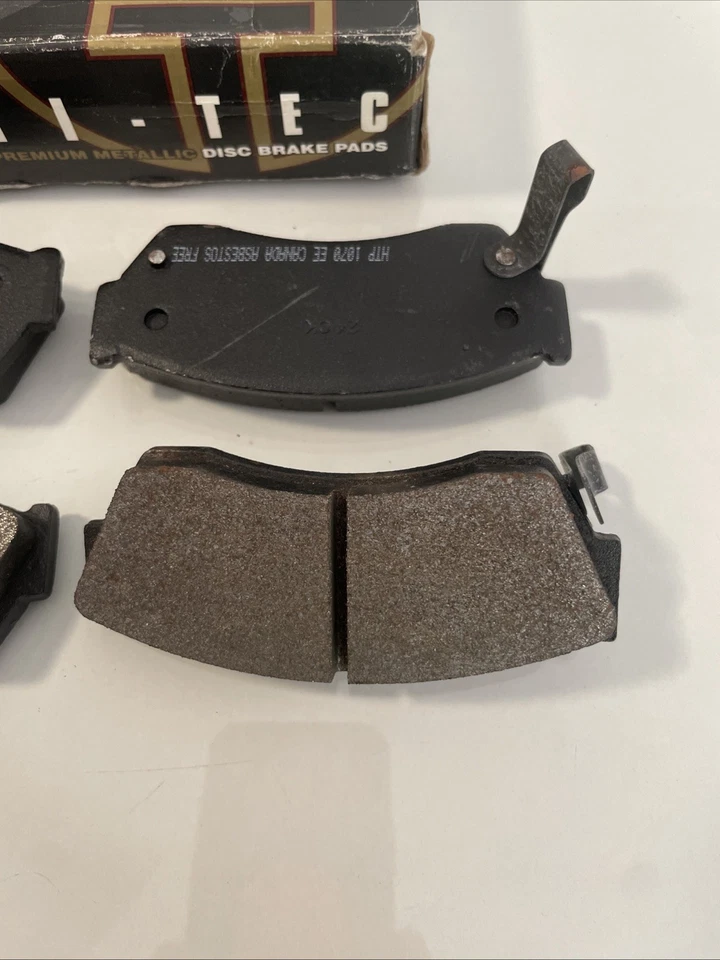 Juego Pastillas Freno HI_TEC D451 Suzuki Swift Geo Metro Foto 2 de 3