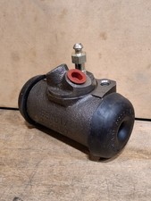 Bendix drum brake wheel cylinder casting 302857 made in USA seal 302860