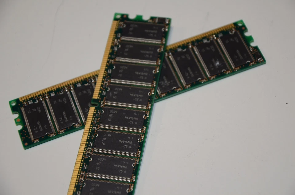 HP 256 MB DDR 266 mhz MT18VDDT3272AG-265 260654-001 AZBP4W004 - Image 4 of 4