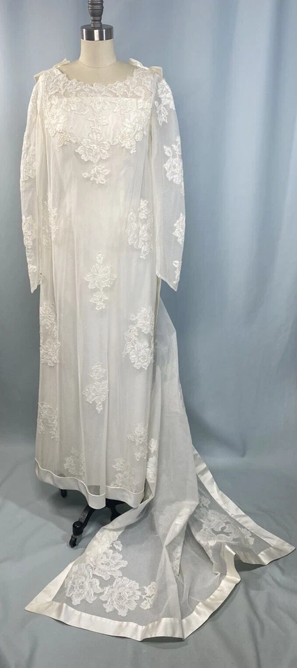 Vintage Wedding Dress SIZE XS EXTRA SMALL white lace TOPAZ ROOM train 60s mod - Image 3 of 4