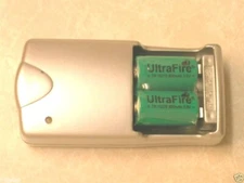 2 ULTRAFIRE CR2 RECHARGEABLE BATTERIES + CHARGER 15270