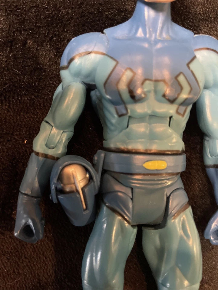 DC Universe Classics ESCARABAJO AZUL Ted Kord CON BLÁSTER Foto 2 de 4