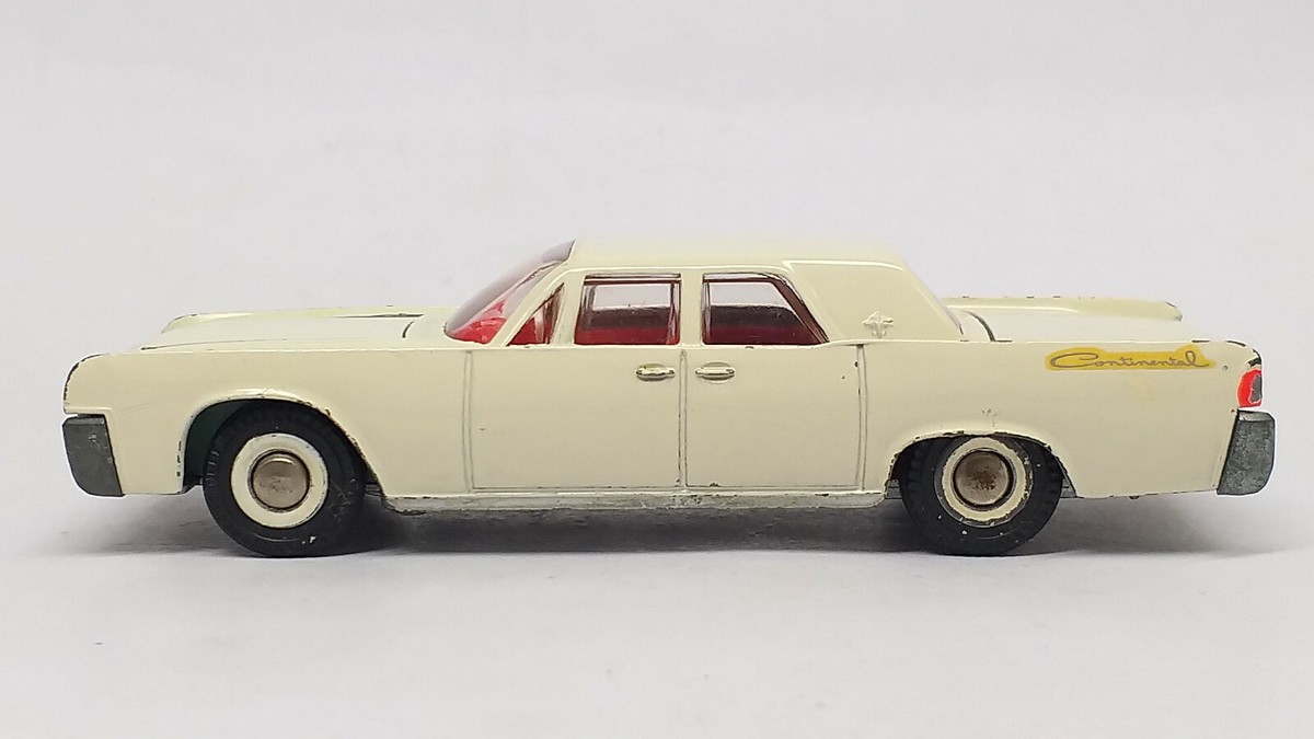 Vintage 1:43 TEKNO DENMARK #829 White FORD LINCOLN CONTINENTAL