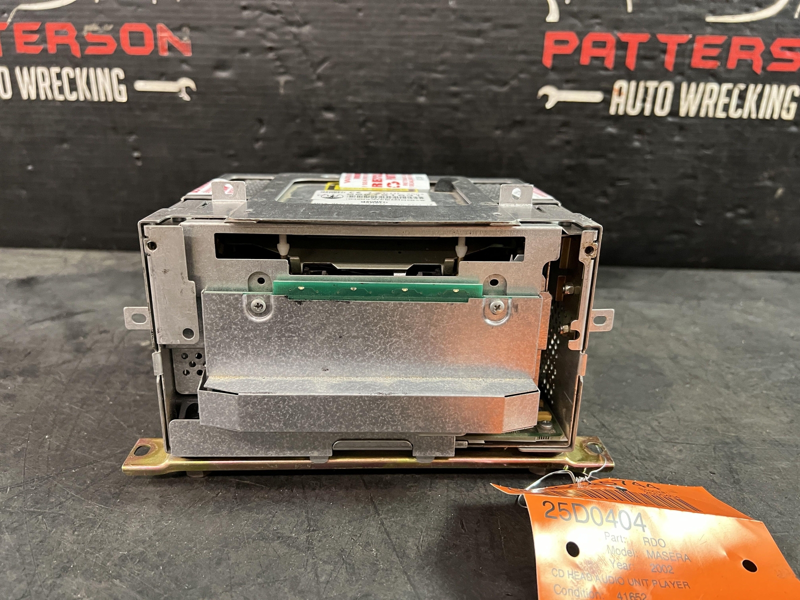 02-06 MASERATI SPYDER CD HEAD AUDIO UNIT PLAYER ID# 000191631