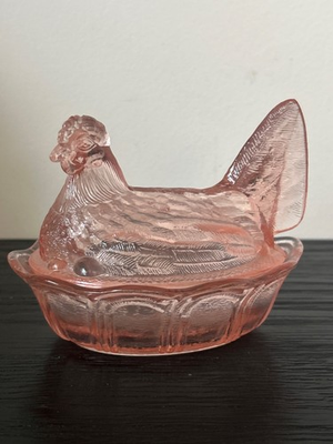#ad VTG Fenton Glass Hen on Nest Dish in Country Peach Split Tail Scalloped Edge MCM $95.00