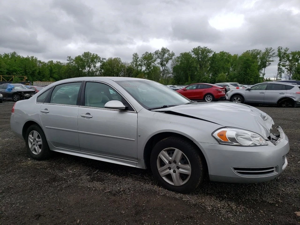 Used Rear Right Door Assembly Rear Side fits: 2010 Chevrolet Impala w/o alignmen Foto 4 de 4