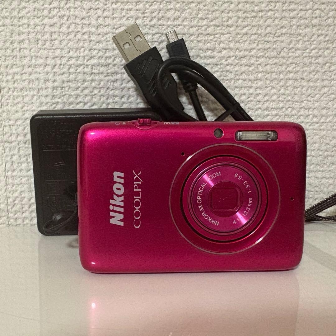 Nikon COOLPIX S02 メタリックピンク Nikon COOLPIX S02 Pink Mini Digital Camera Stylish Compact Tested
