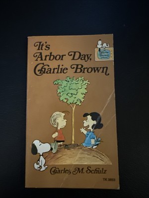 ''It's Arbor Day, Charlie Brown'' Vintage 1977 Color Comic Book