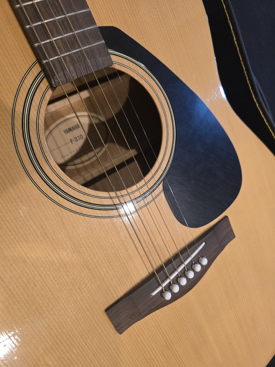 Yamaha F310 Acoustic Guitar with Farida Hard Case – Free and Fast