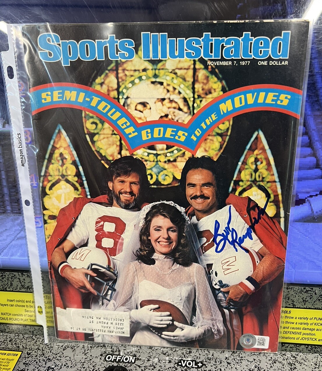 Burt Reynolds Autographed Signed Nov 1977 Sports Illustrated Magazine Beckett BAS 