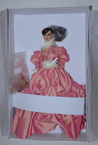 Creole Romance 22" Tonner American Model Doll with box and stand Gorgeous 2008 - Picture 2 of 12