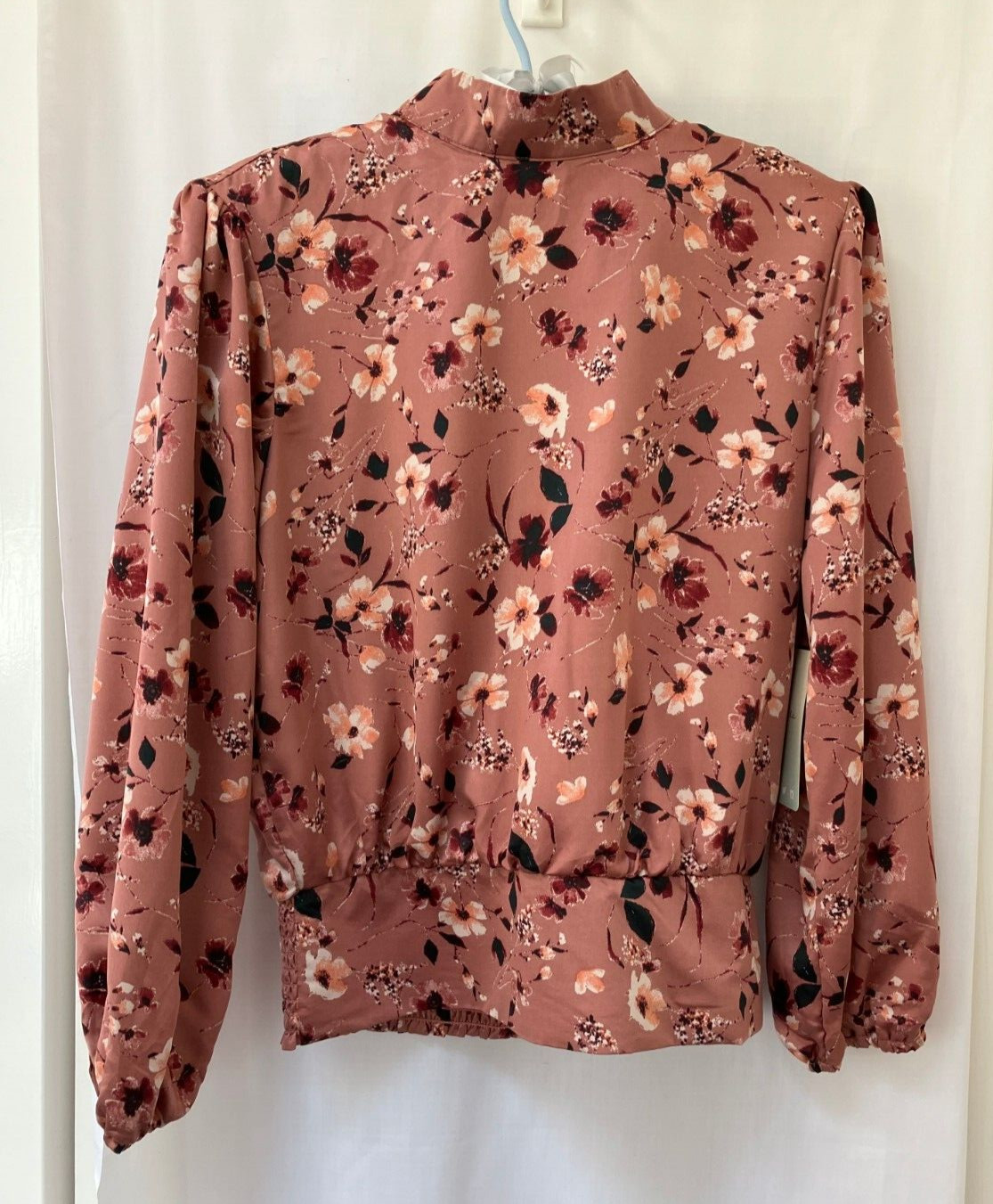 Blusa floral blanca lirio - rosa - mangas 3/4 - talla pequeña nueva con etiquetas