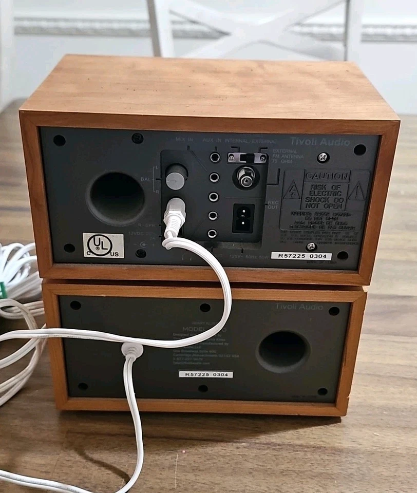2pc Tivoli Audio Model Two Henry Kloss Stereo Radio Speaker AM FM Aux Works Read - Image 4 of 4