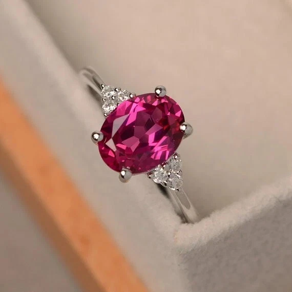 Anillo de compromiso de diamantes rubí natural de corte ovalado de 1,75 quilates de oro blanco de 14 k Foto 3 de 4