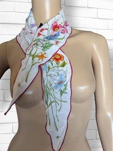 Mini écharpe Gucci en soie motif abeille floral neuve avec étiquettes