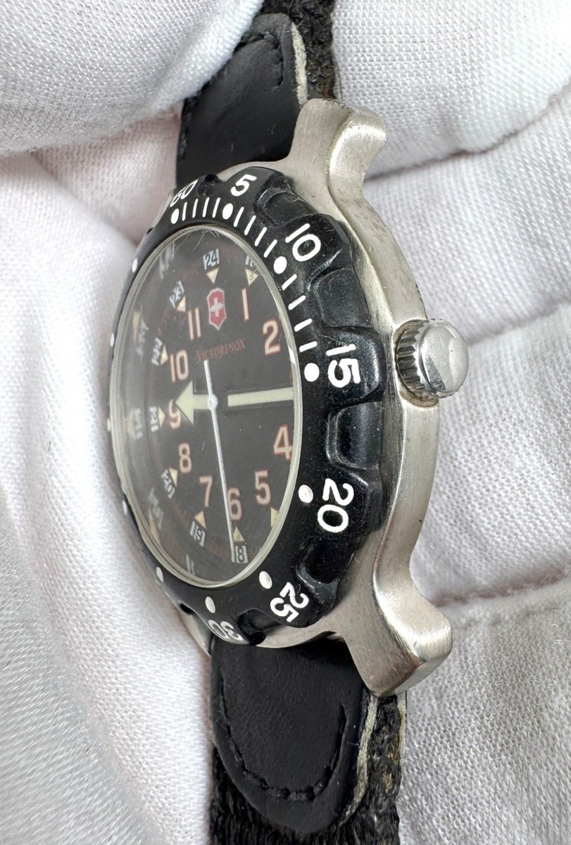 1998 Victorinox Swiss Army Sportline M.L Award Black Dial Men's