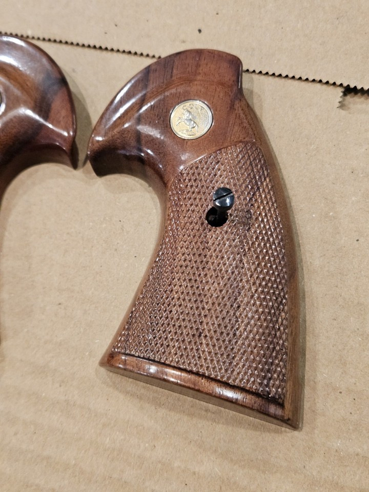 Vintage Colt Python Grips W/Screw GOLD MEDALLION NICE | eBay